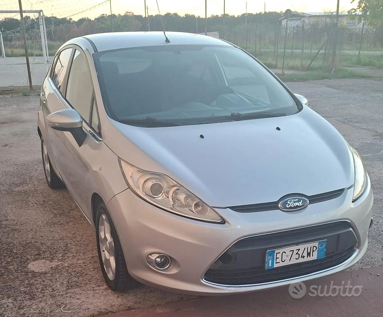 Ford Fiesta 2010 photo 4