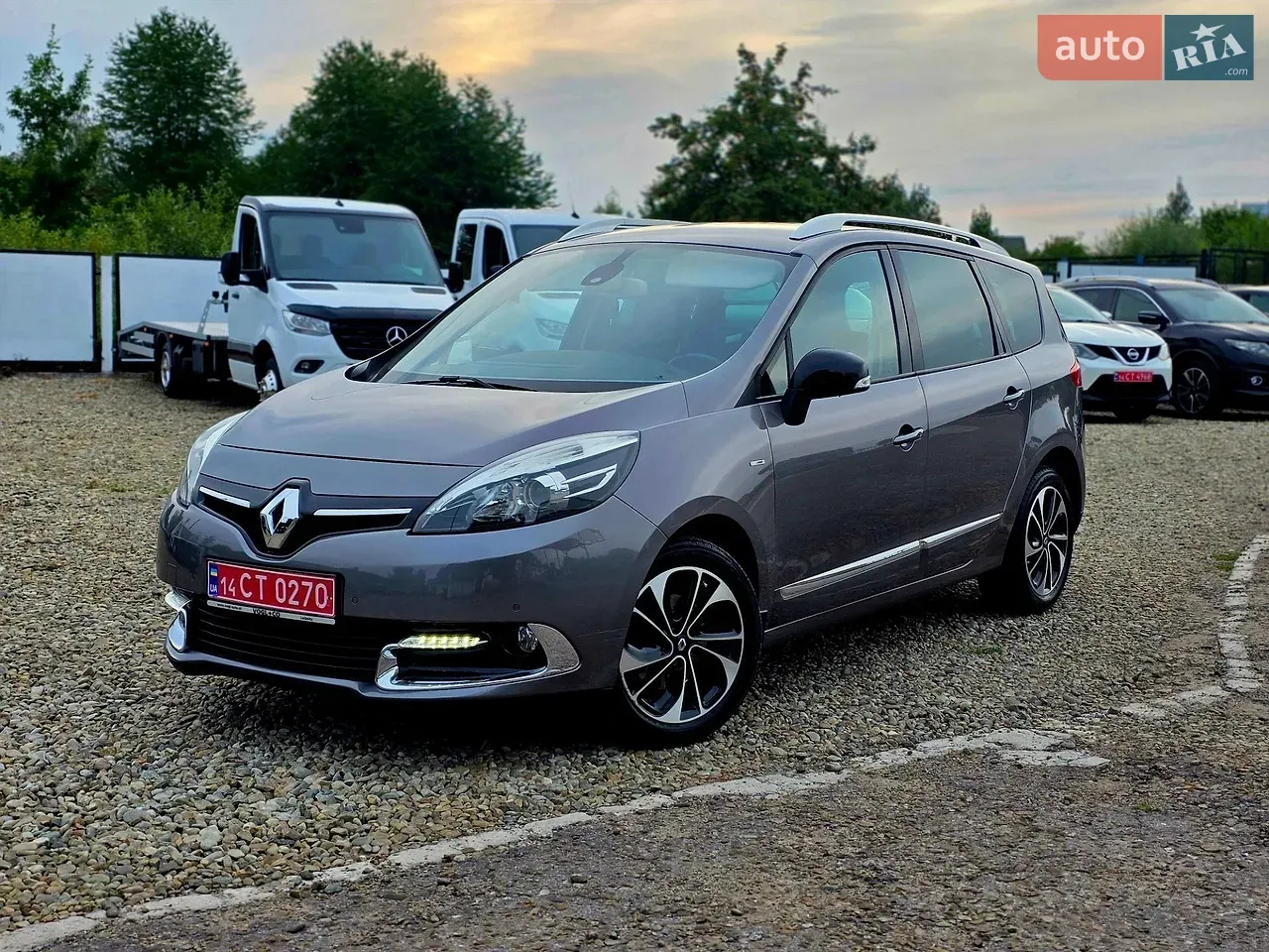 Renault Grand Scenic 2015 photo 2