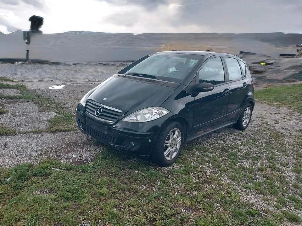 Mercedes-Benz A200