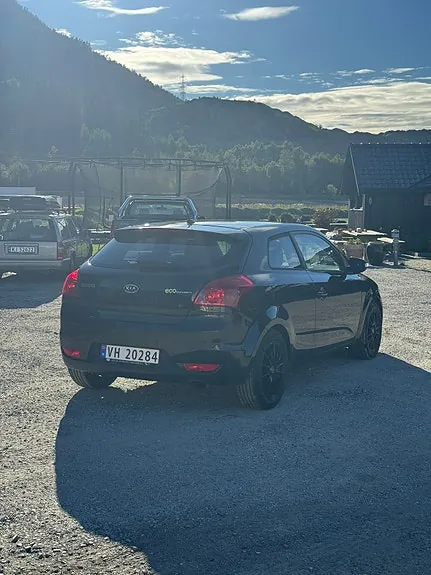 Kia Ceed 2010 photo 5