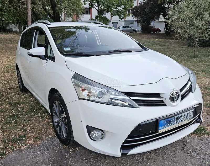 Toyota Verso 2018 photo 2