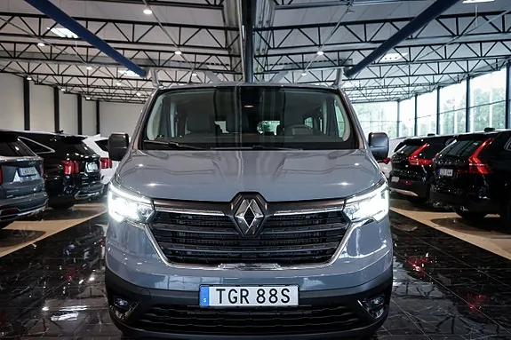 Renault Trafic 2024 photo 2