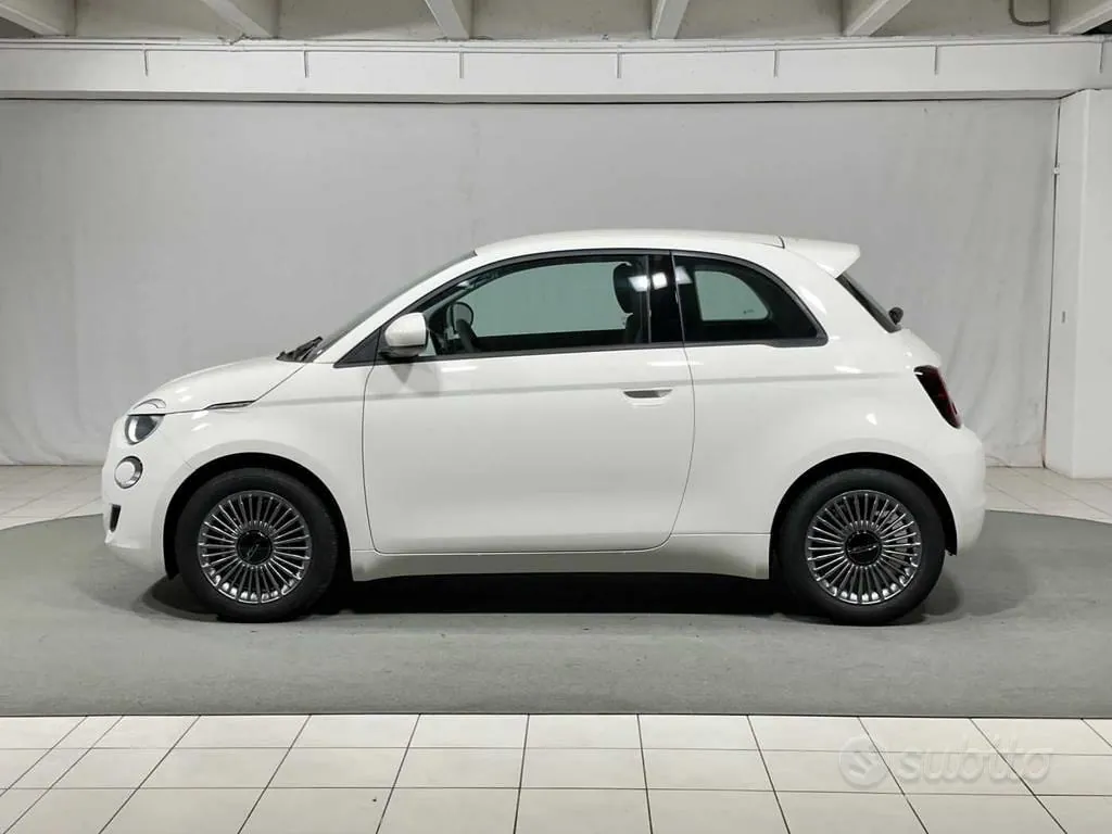 Fiat 500E 2023 photo 2