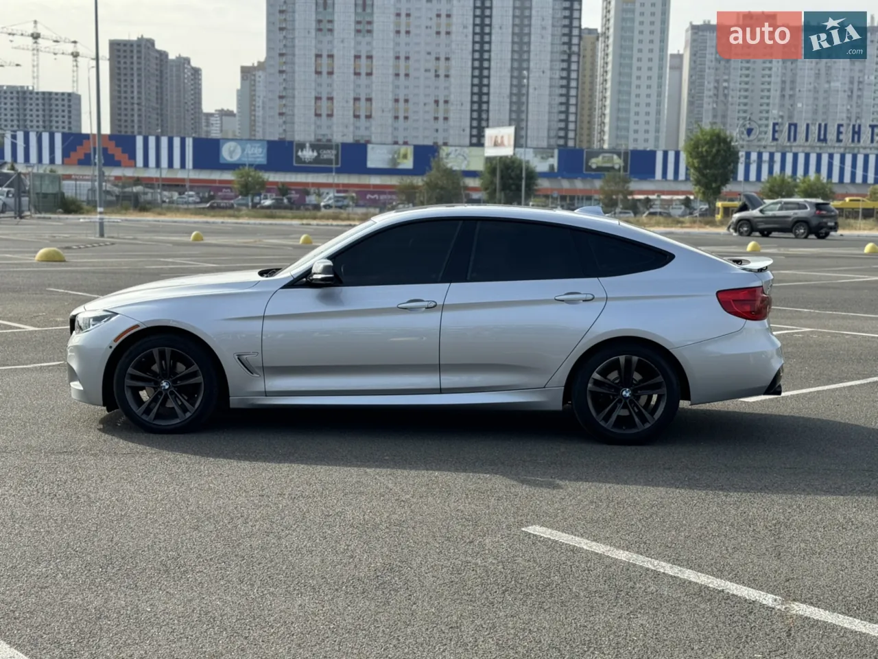 BMW 3 Series 2017 photo 2