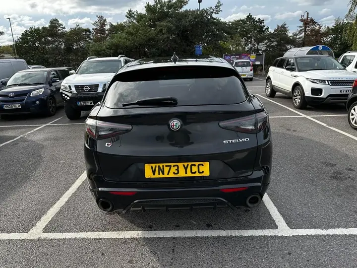 Alfa Romeo Stelvio 2023 photo 4