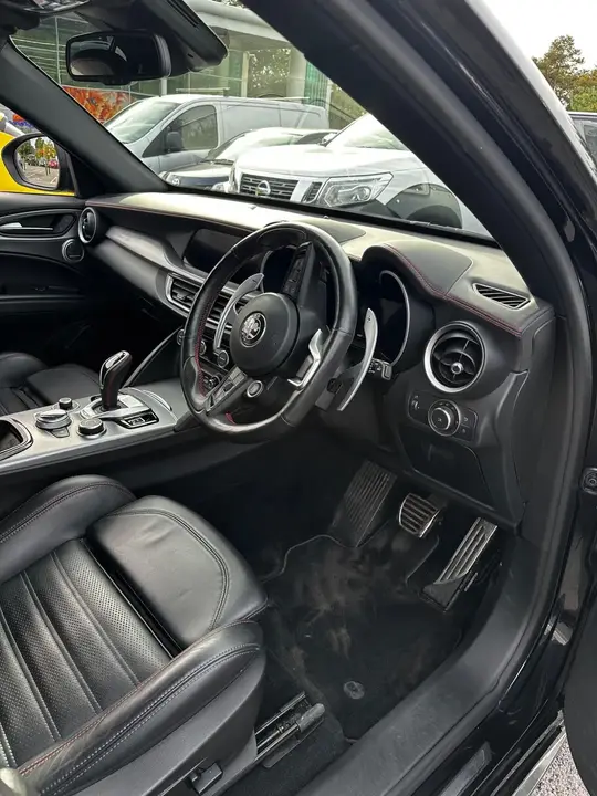 Alfa Romeo Stelvio 2023 photo 3