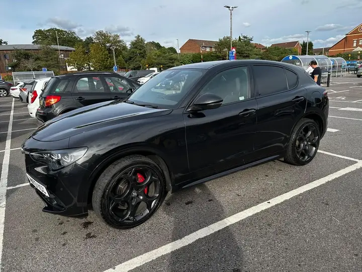 Alfa Romeo Stelvio 2023 photo 5