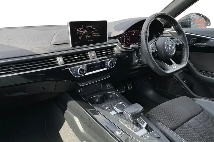 Audi A4 Avant 2019 photo 4