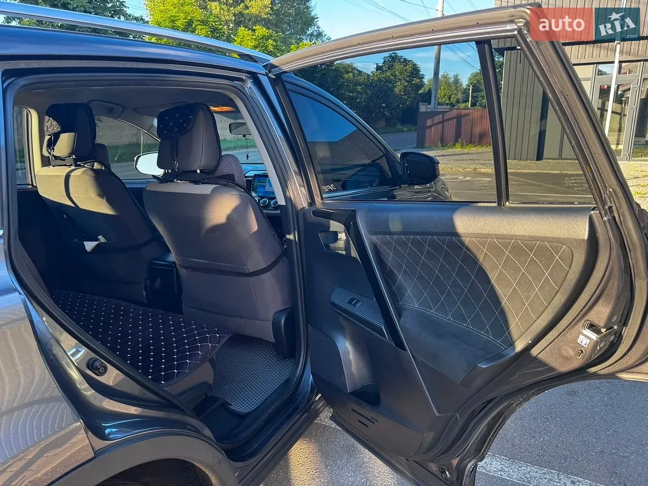 Toyota Rav4 2014 photo 2