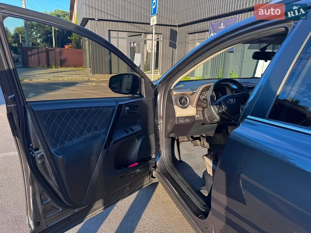 Toyota Rav4 2014 photo 4