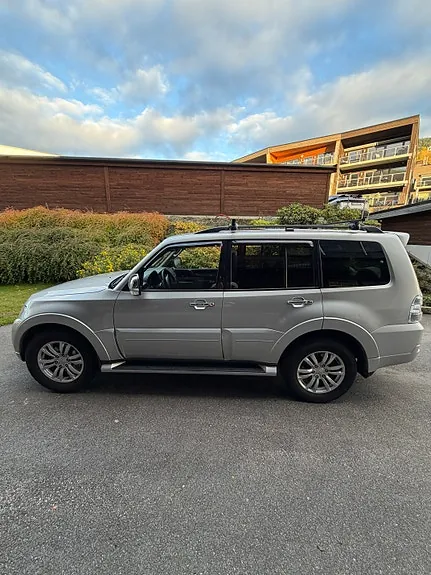 Mitsubishi Pajero 2017 photo 3