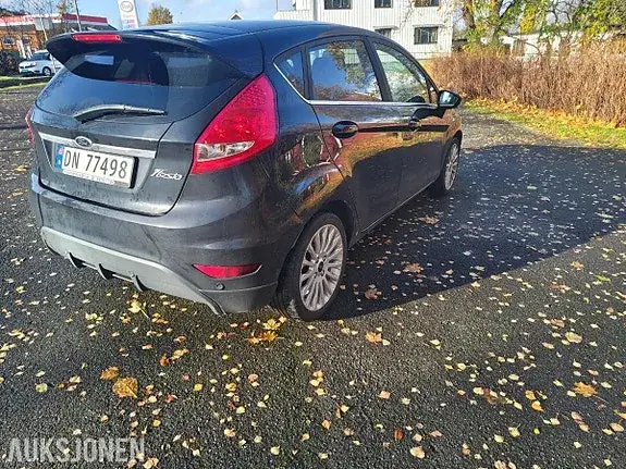 Ford Fiesta 2011 photo 3