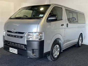 Toyota Hiace 2017 photo 4