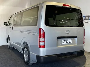 Toyota Hiace 2017 photo 5