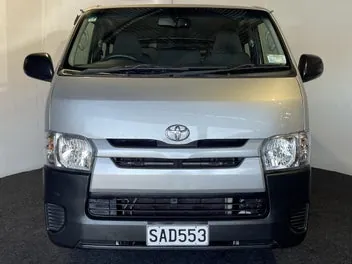 Toyota Hiace 2017 photo 3