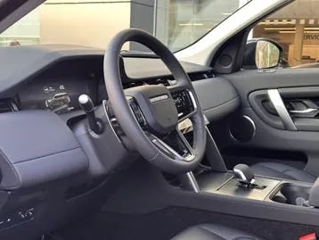 Land Rover Discovery Sport 2026 photo 3