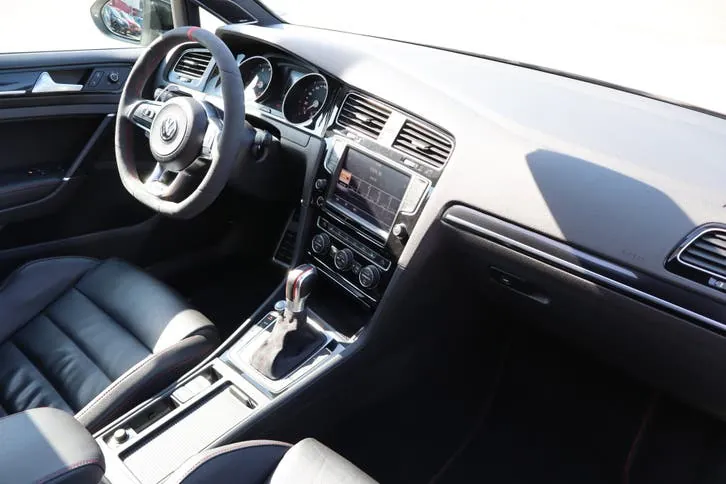 Volkswagen Golf 2016 photo 2
