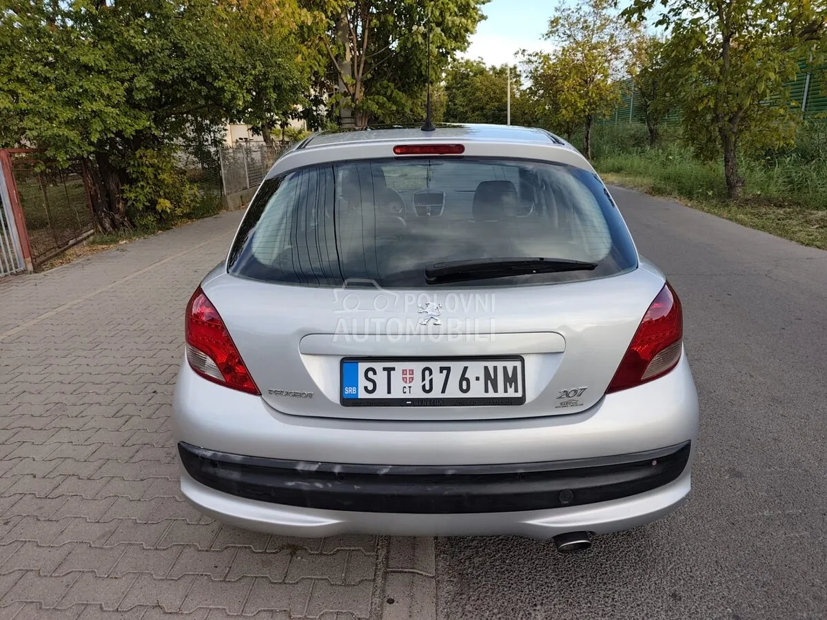Peugeot 207 2006 photo 4