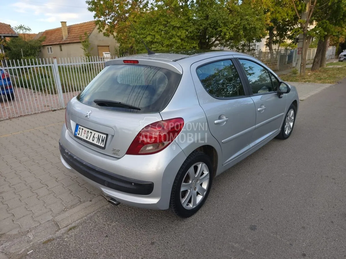 Peugeot 207 2006 photo 3