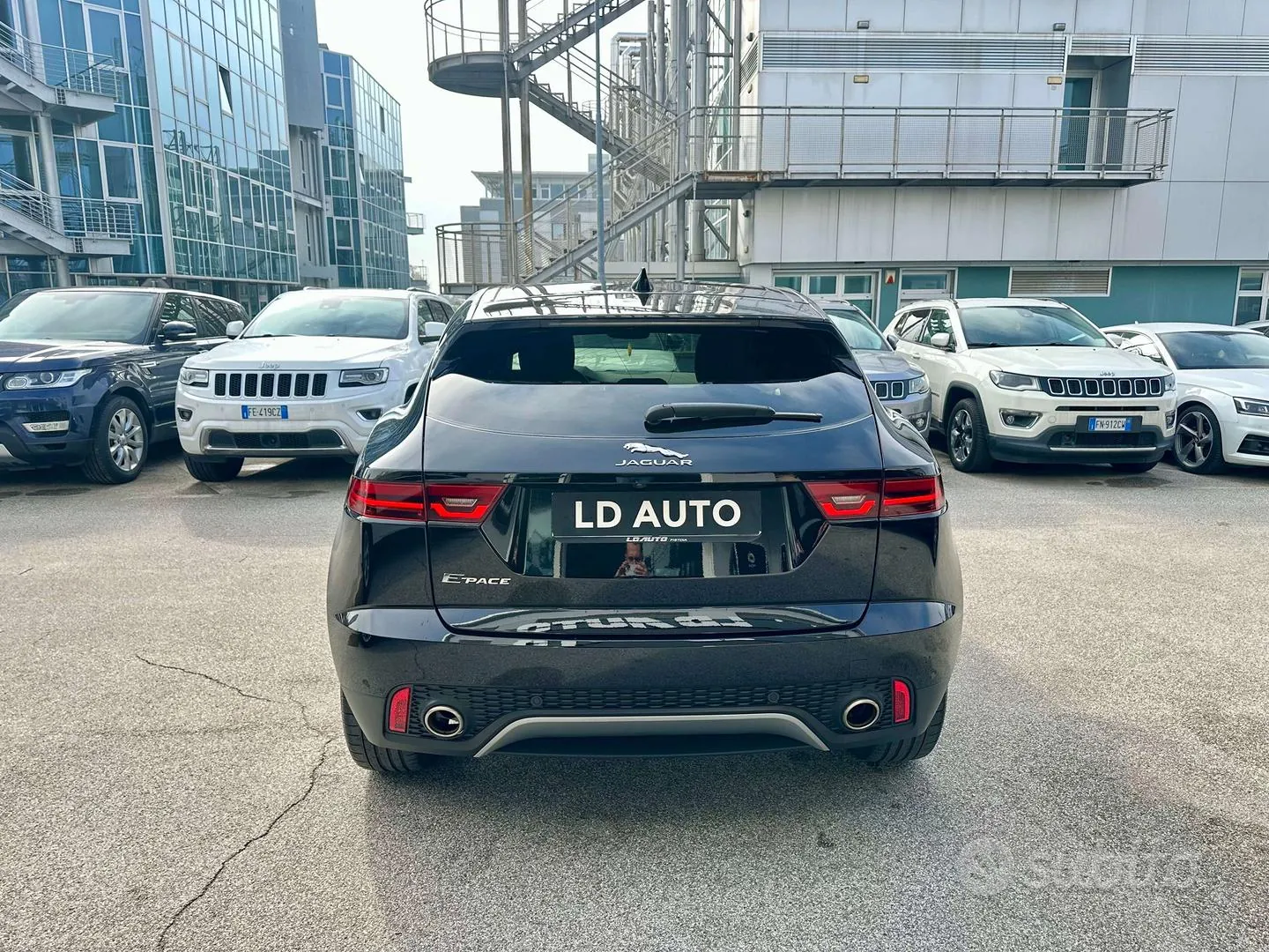 Jaguar E-Pace 2018 photo 5