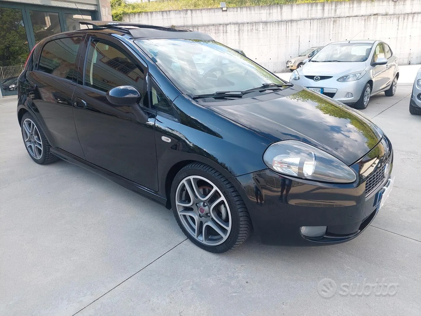 Fiat Grande Punto 2009 photo 2
