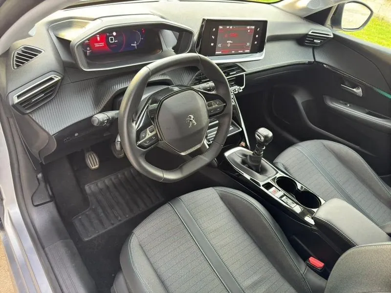 Peugeot 208 2023 photo 5