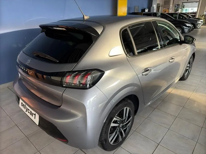 Peugeot 208 2023 photo 3