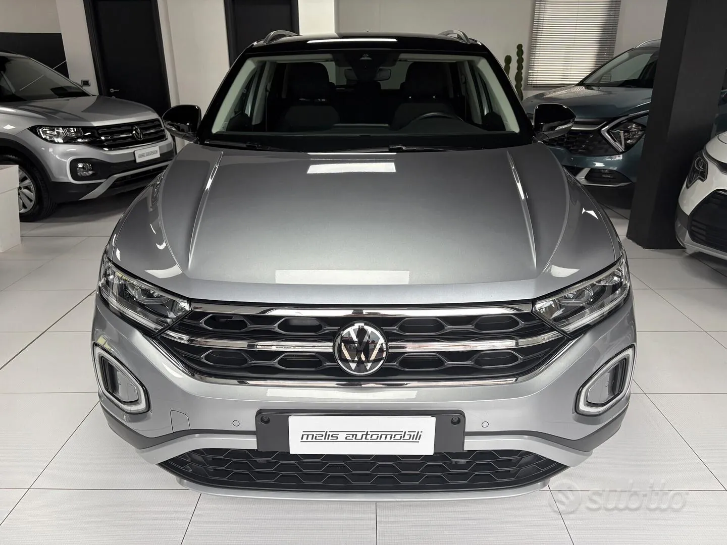 Volkswagen T-Roc 2023 photo 2