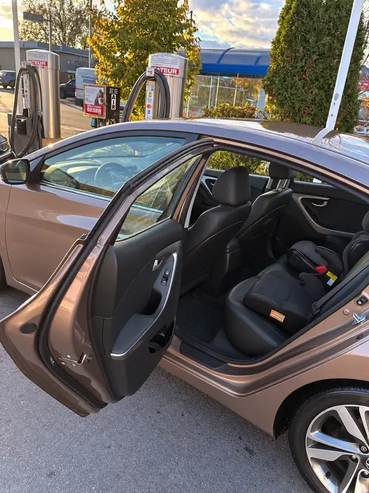 Hyundai Elantra 2015 photo 3