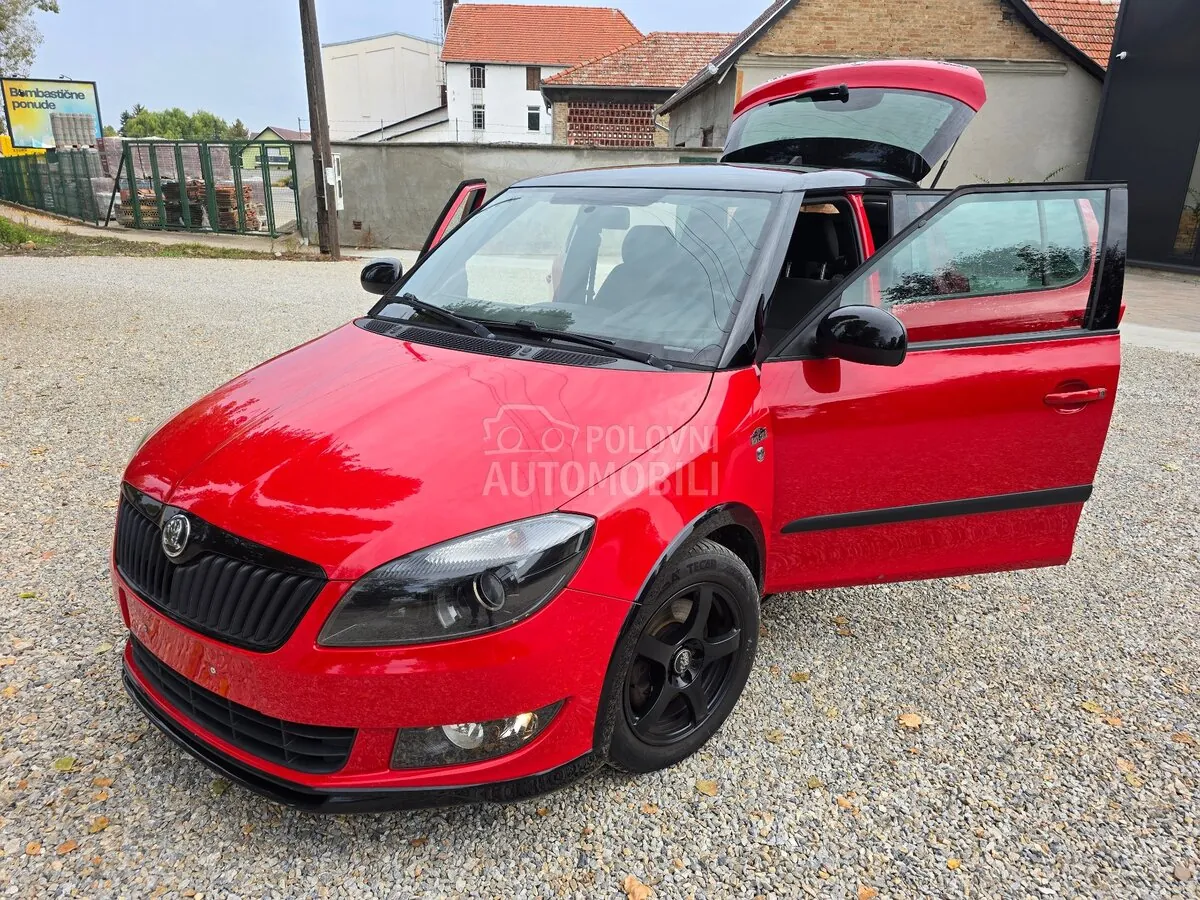 Skoda Fabia 2014 photo 2