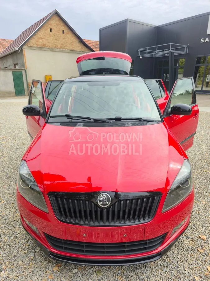 Skoda Fabia 2014 photo 3