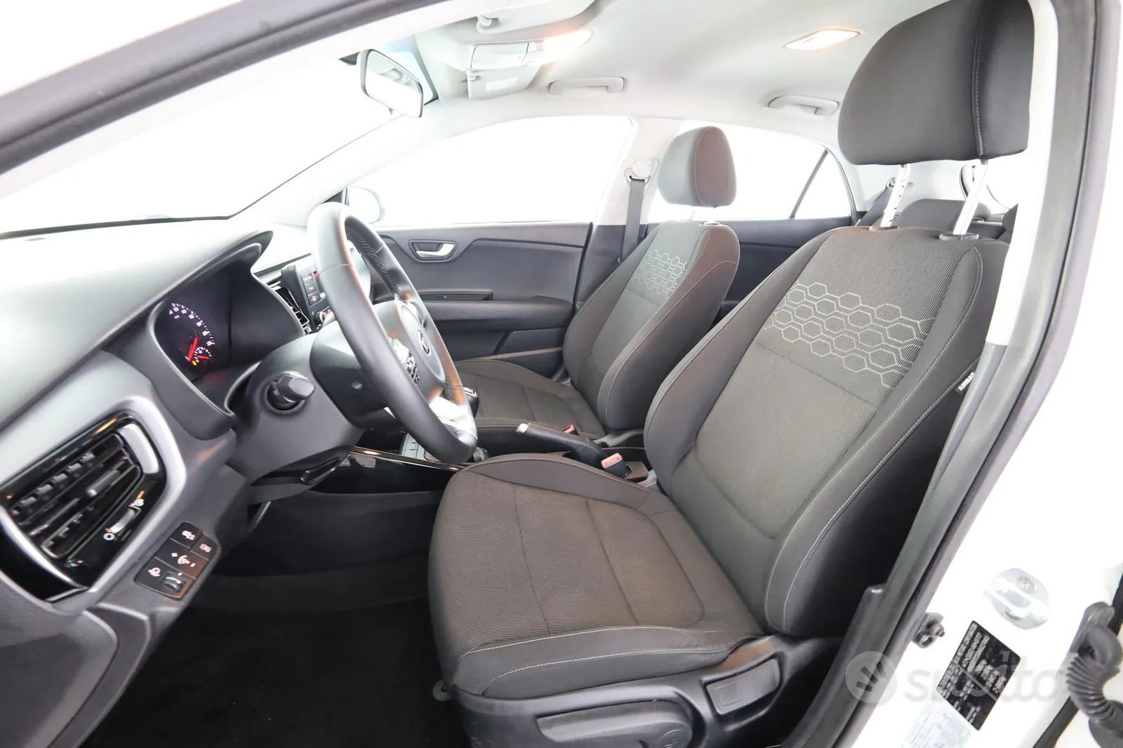 Kia Rio 2017 photo 2