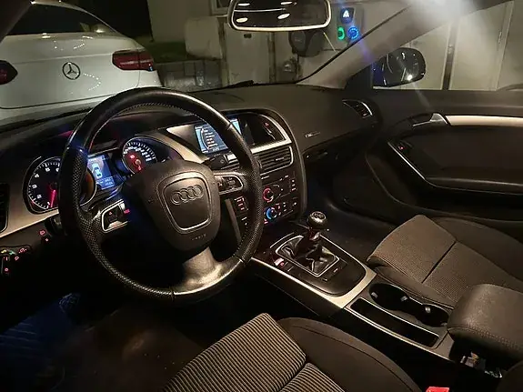 Audi A5 2009 photo 4