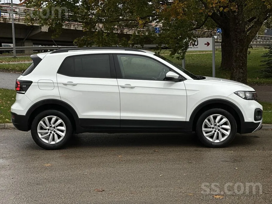 Volkswagen T-Roc 2020 photo 2