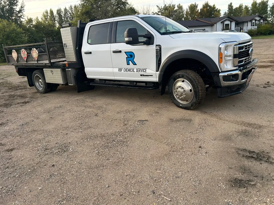 Ford F-550 2023 photo 3
