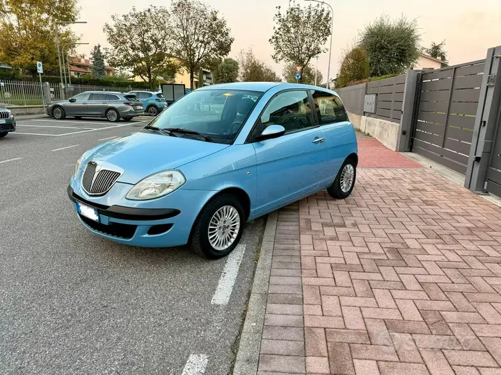 Lancia Ypsilon