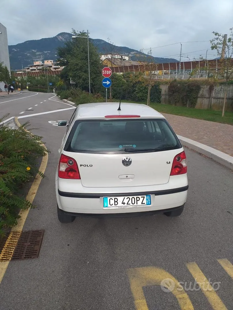 Volkswagen Polo 2002 photo 2