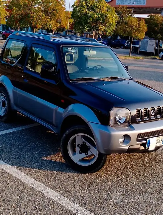 Suzuki Jimny 2004 photo 2