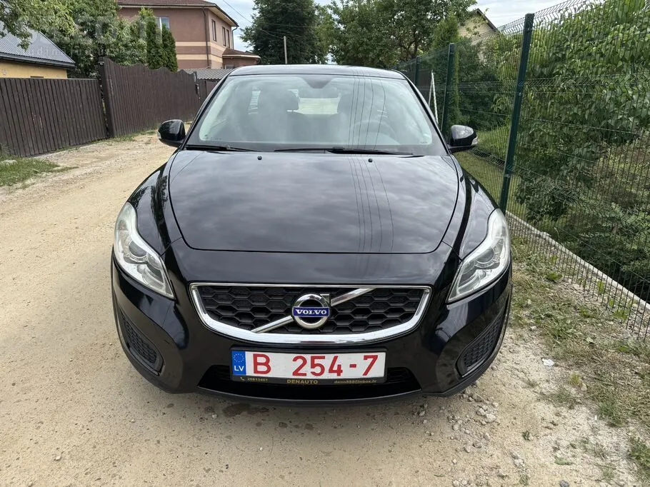 Volvo C30 2010 photo 2