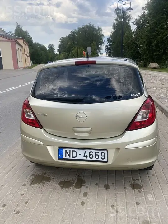 Opel Corsa 2010 photo 3