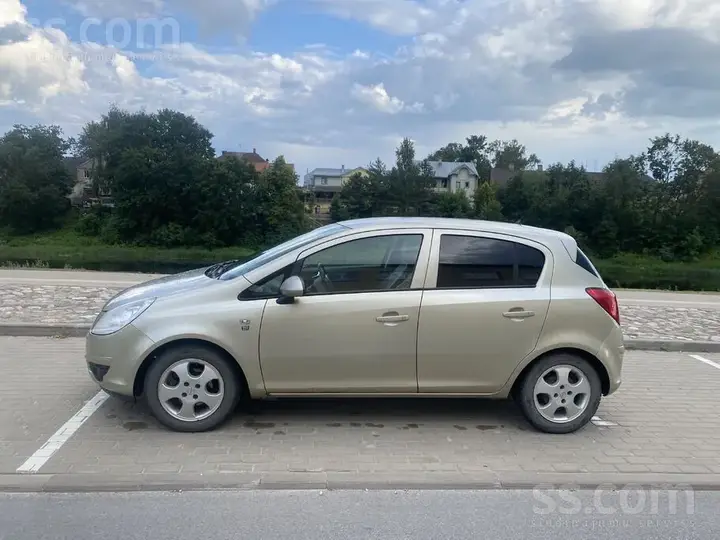 Opel Corsa 2010 photo 2