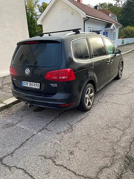 Volkswagen Sharan 2012 photo 2