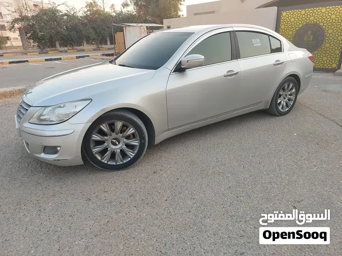 Genesis G70 2010 photo 2