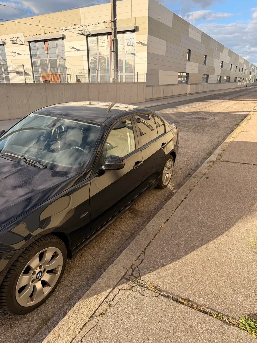 BMW 3 Series 2008 photo 2