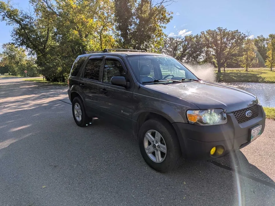Ford Escape 2005 photo 2