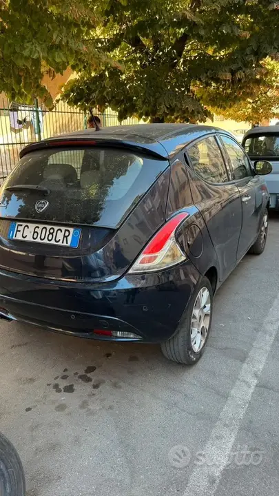 Lancia Ypsilon 2016 photo 2