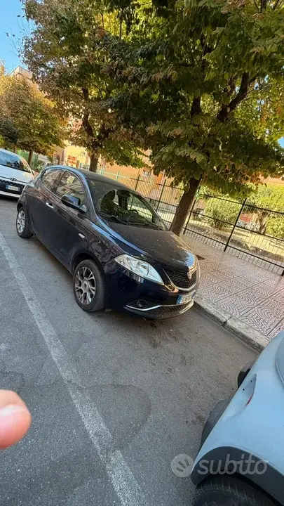 Lancia Ypsilon