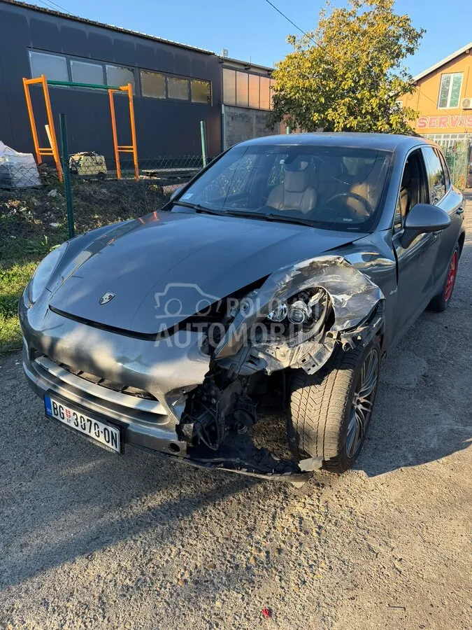 Porsche Cayenne 2014 photo 2