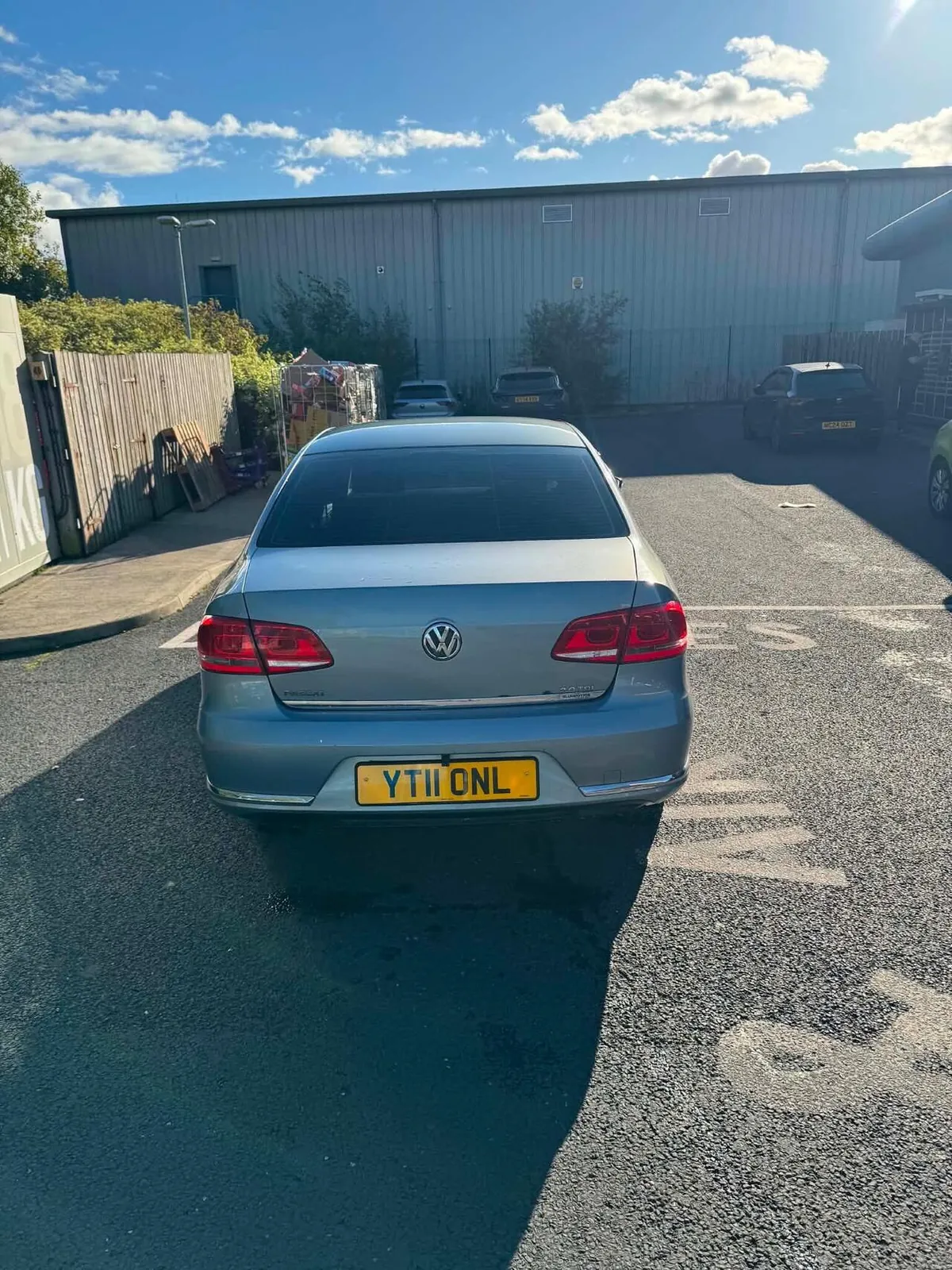 Volkswagen Passat 2011 photo 3