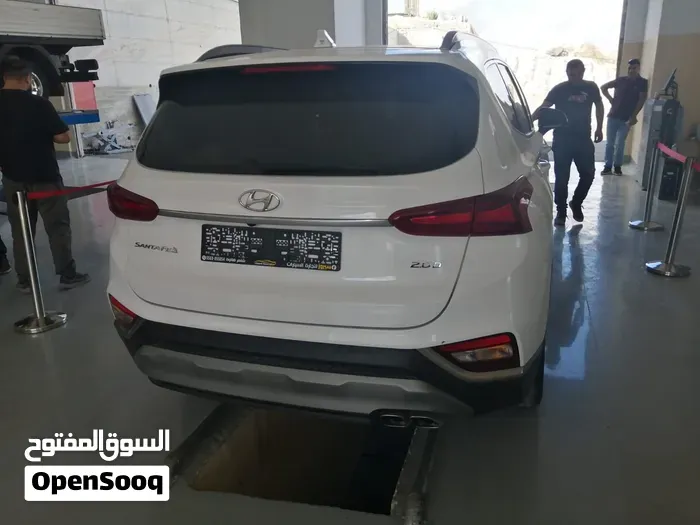 Hyundai Santa Fe 2018 photo 2